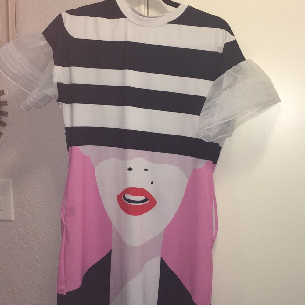 Graphics dress